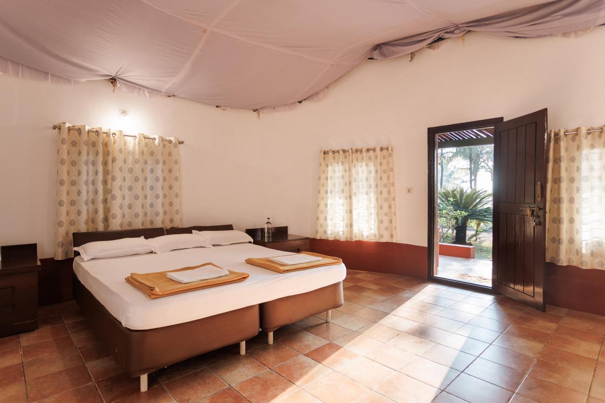Sai Vishram Beach Resort Bainduru Ngoại thất bức ảnh