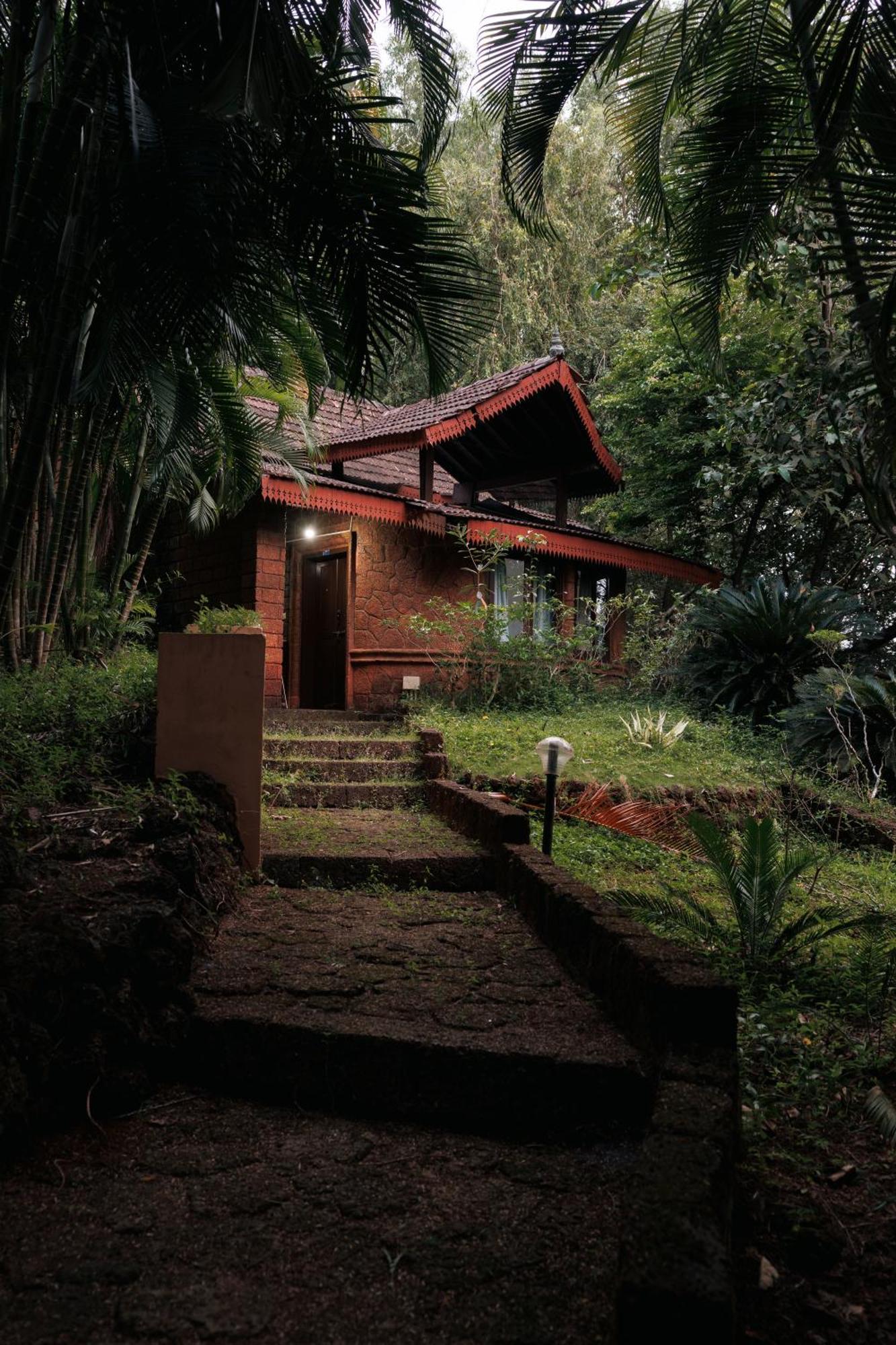 Sai Vishram Beach Resort Bainduru Ngoại thất bức ảnh